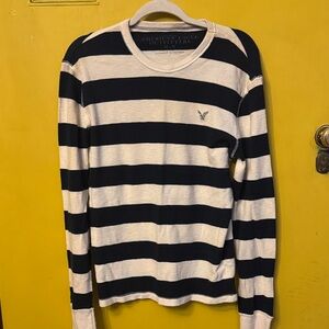 Vintage American Eagle Outfitters Men's Navy and White Striped Long Sleeve Tee